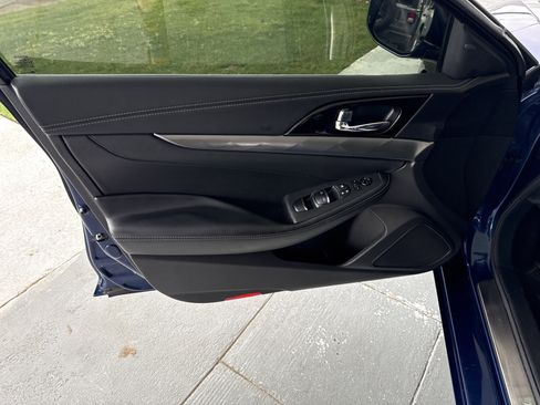 Used 2021 Nissan Maxima 3.5 SV w/ Floor Mat Group FWD image 13