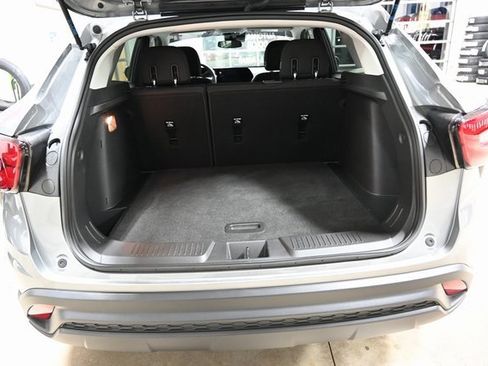 Used 2024 Chevrolet Trax LS w/ LS Convenience Package image 26