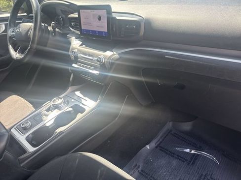 Used 2020 Ford Explorer XLT AWD/4WD image 31