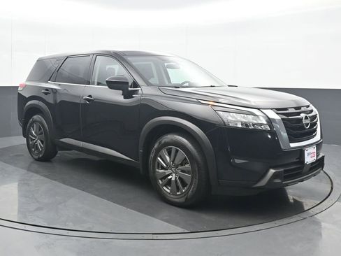 Used 2025 Nissan Pathfinder S AWD/4WD image 9