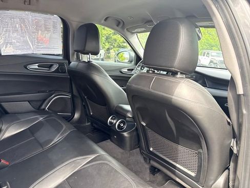 Used 2019 Alfa Romeo Giulia w/ Quick Order Package 22K Sport RWD image 13