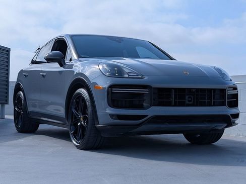 Used 2022 Porsche Cayenne Turbo GT AWD/4WD image 25