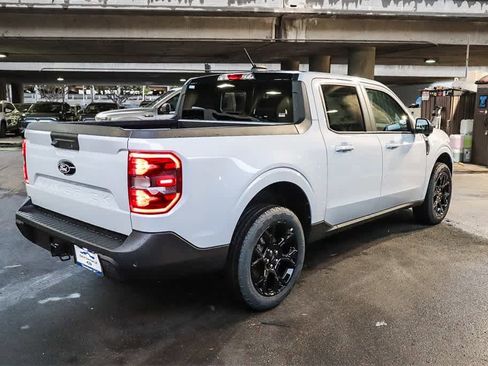 New 2025 Ford Maverick Lariat w/ Black Appearance Package image 6
