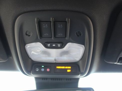 Used 2024 GMC Canyon Denali image 41