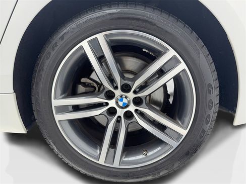 Used 2022 BMW 530i w/ Convenience Package image 53