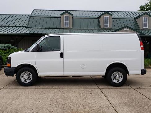 Used 2014 Chevrolet Express 3500 RWD 3500 135 image 2