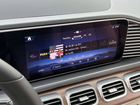 Certified 2025 Mercedes-Benz GLE 350 4MATIC image 16