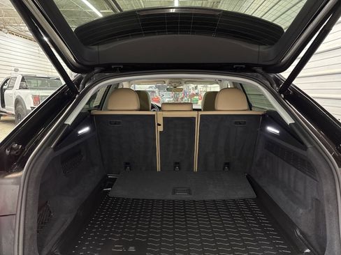 Used 2020 Audi Q8 Premium Plus image 34