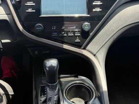 Used 2019 Toyota Camry SE FWD image 15