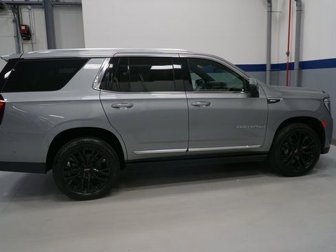Used 2023 GMC Yukon Denali w/ Advanced Technology Package image 7