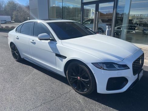 Used 2021 Jaguar XF R-Dynamic SE image 1