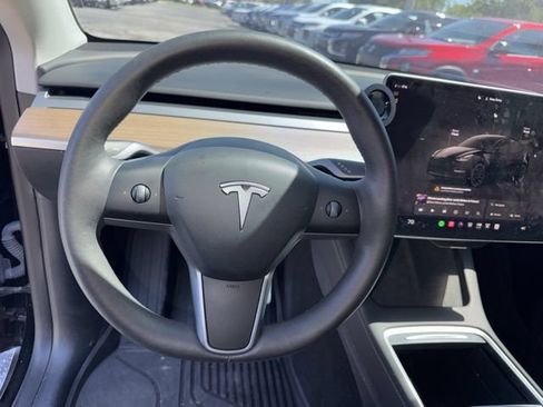 Used 2023 Tesla Model Y Performance AWD/4WD image 9