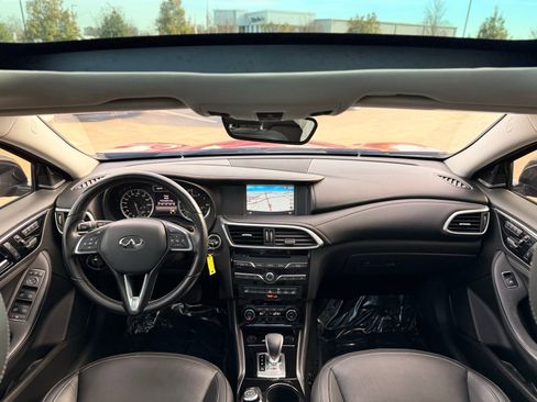 Used 2017 INFINITI QX30 image 30