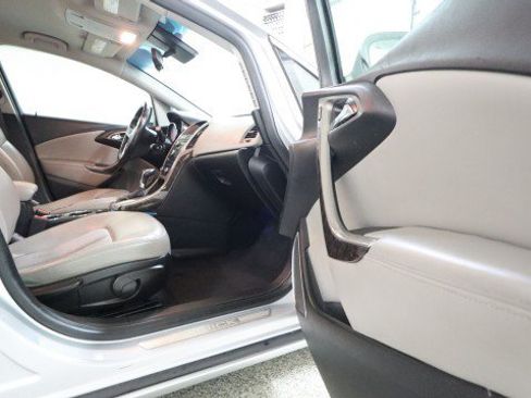 Used 2013 Buick Verano FWD image 11