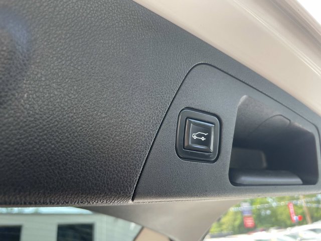 Used 2020 Buick Envision Essence w/ Experience Buick Package AWD/4WD image 9