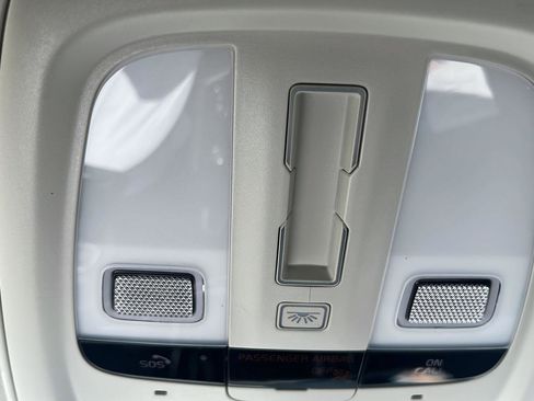 Used 2022 Volvo XC60 T8 Inscription w/ Advanced Package image 13