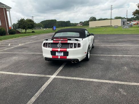 Used 2013 Ford Mustang GT Premium RWD image 11