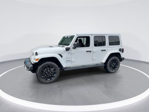 Used 2023 Jeep Wrangler Unlimited Sahara w/ Cold Weather Group AWD/4WD image 4