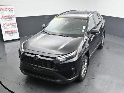 Used 2023 Toyota RAV4 XLE Premium image 26