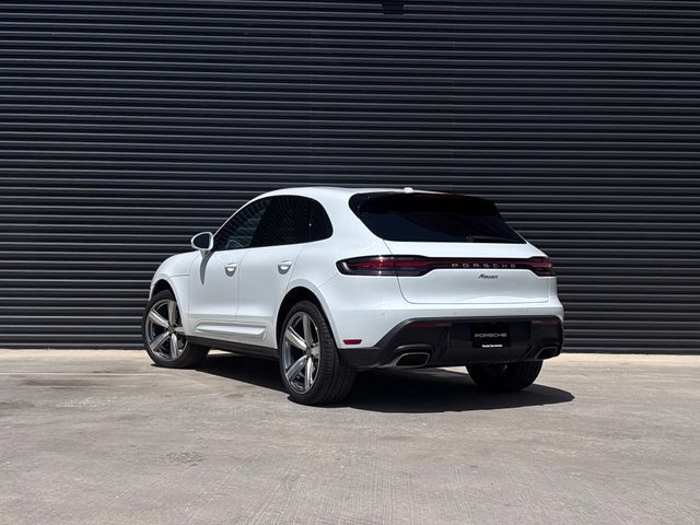 Certified 2026 Porsche Macan AWD/4WD image 3