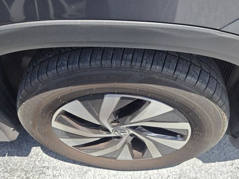 Used 2025 Volkswagen Tiguan S FWD image 5
