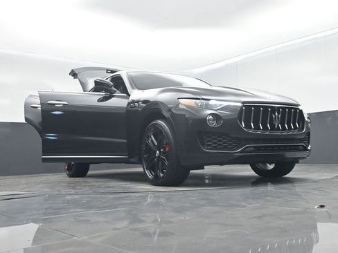 Used 2023 Maserati Levante GT AWD/4WD image 70