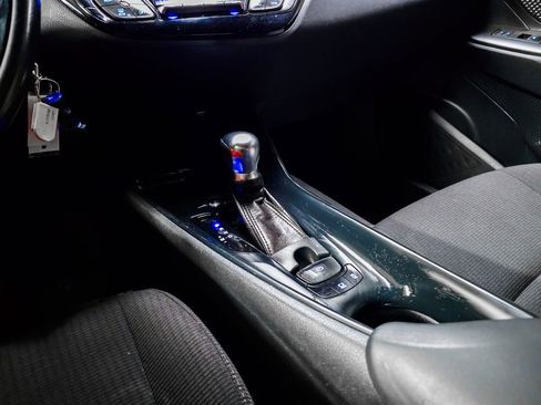 Used 2018 Toyota C-HR XLE image 30