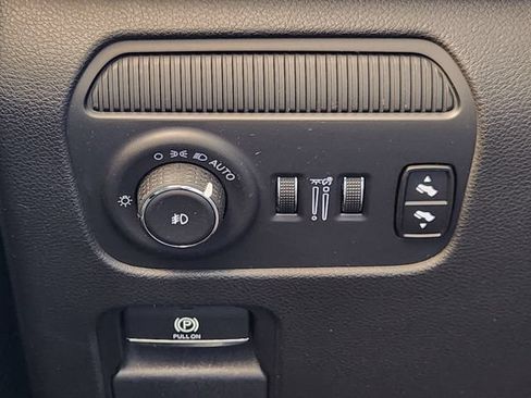Certified 2024 Jeep Wagoneer L Series II AWD/4WD image 20