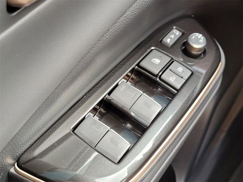 Used 2025 Toyota Crown Platinum image 24