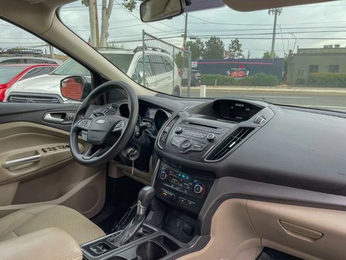 Used 2017 Ford Escape SE AWD/4WD image 35