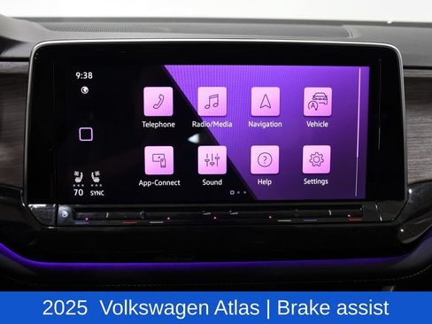 Used 2025 Volkswagen Atlas SEL AWD/4WD image 17