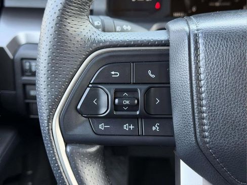 Used 2025 Toyota 4Runner SR5 image 8