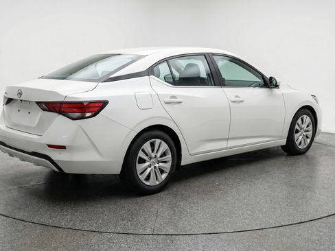 Used 2025 Nissan Sentra S FWD image 9
