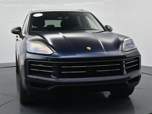 Certified 2024 Porsche Cayenne AWD/4WD image 10