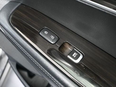 Used 2019 Kia Sorento LX image 43