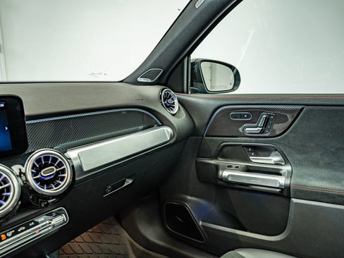 Certified 2024 Mercedes-Benz GLB 250 4MATIC image 30
