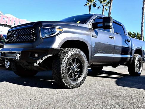 Used 2017 Toyota Tundra SR5 image 1