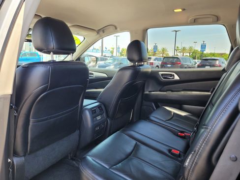 Used 2020 Nissan Pathfinder SL FWD image 14