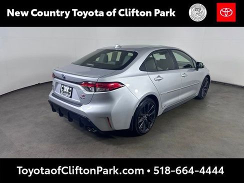 Used 2025 Toyota Corolla SE w/ SE Premium Package AWD/4WD image 3