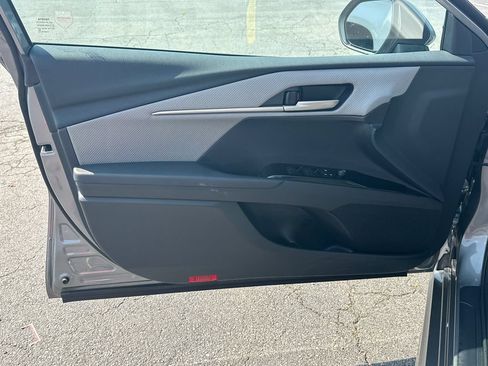 Used 2025 Toyota Camry SE w/ Convenience Package FWD image 11