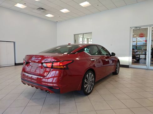 Used 2023 Nissan Altima 2.5 SL FWD image 3