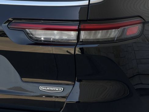 Used 2021 Jeep Grand Cherokee L Summit AWD/4WD image 12