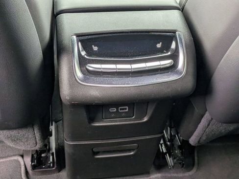 Used 2025 Cadillac XT6 Premium Luxury image 30