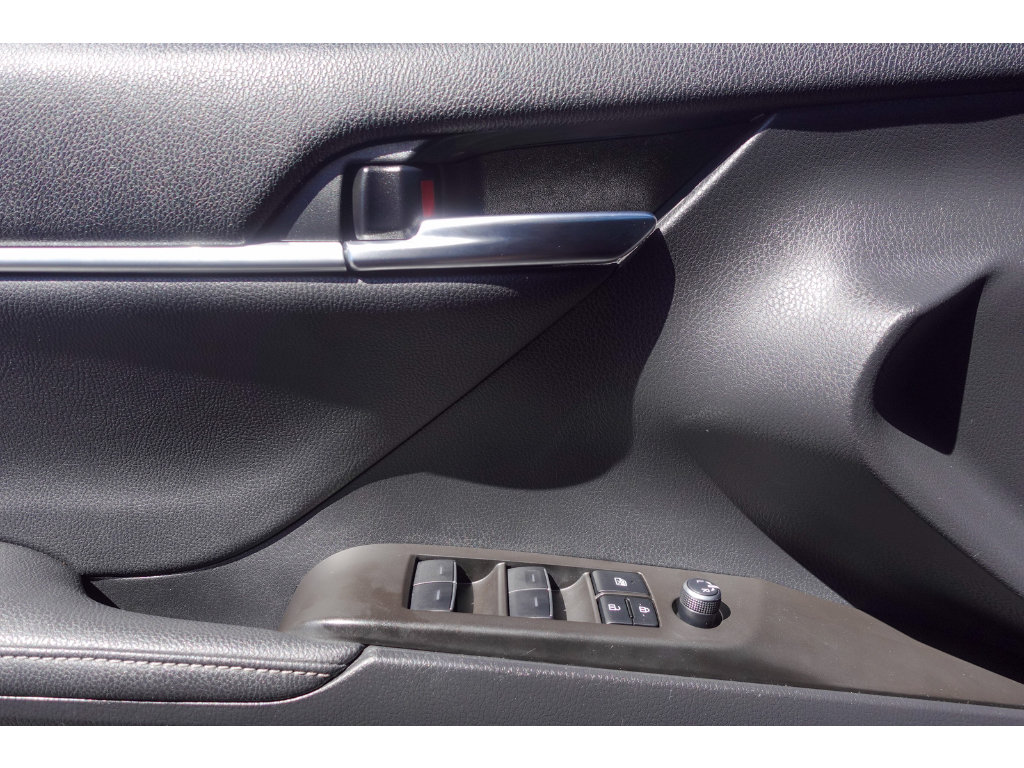 Certified 2022 Toyota Camry XSE FWD image 11