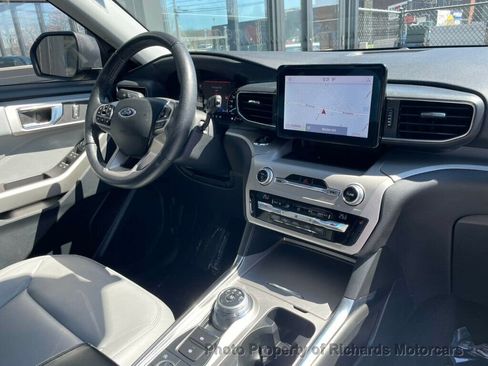 Used 2021 Ford Explorer XLT w/ XLT Sport Appearance Package image 24