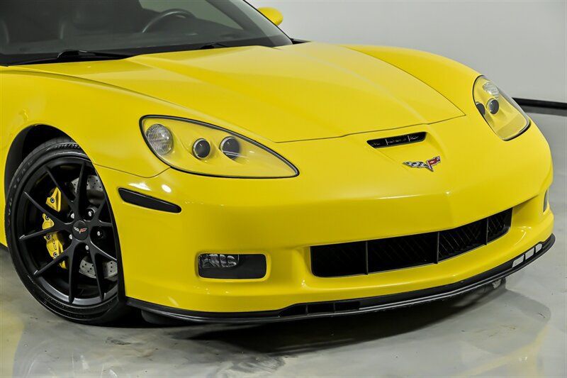 Used 2012 Chevrolet Corvette Z06 w/ 3LZ Preferred Equipment Group RWD image 3