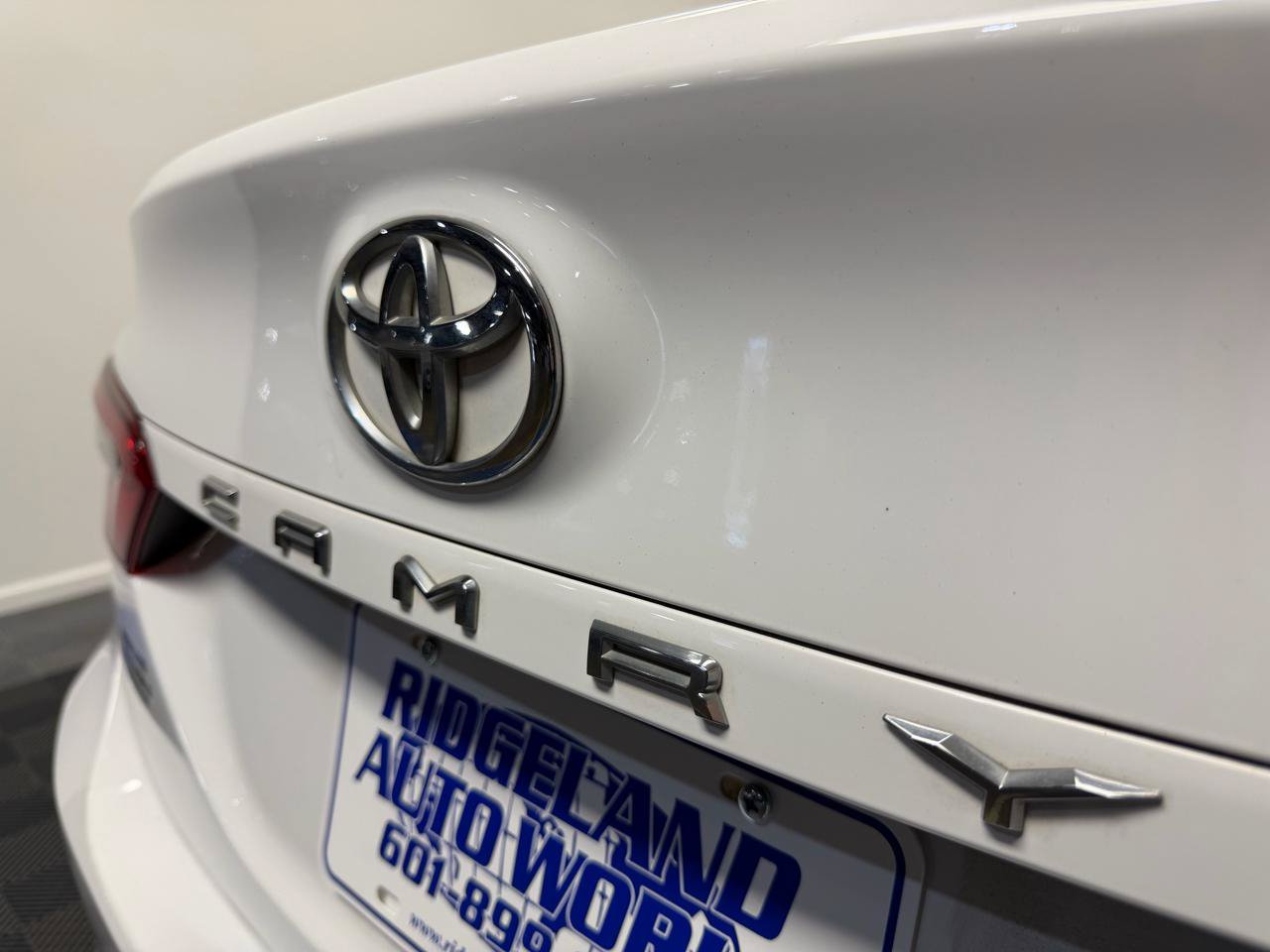 Used 2020 Toyota Camry LE FWD image 30