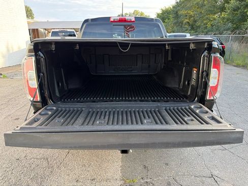 Used 2022 GMC Canyon Elevation w/ Elevation Premium Package AWD/4WD image 17