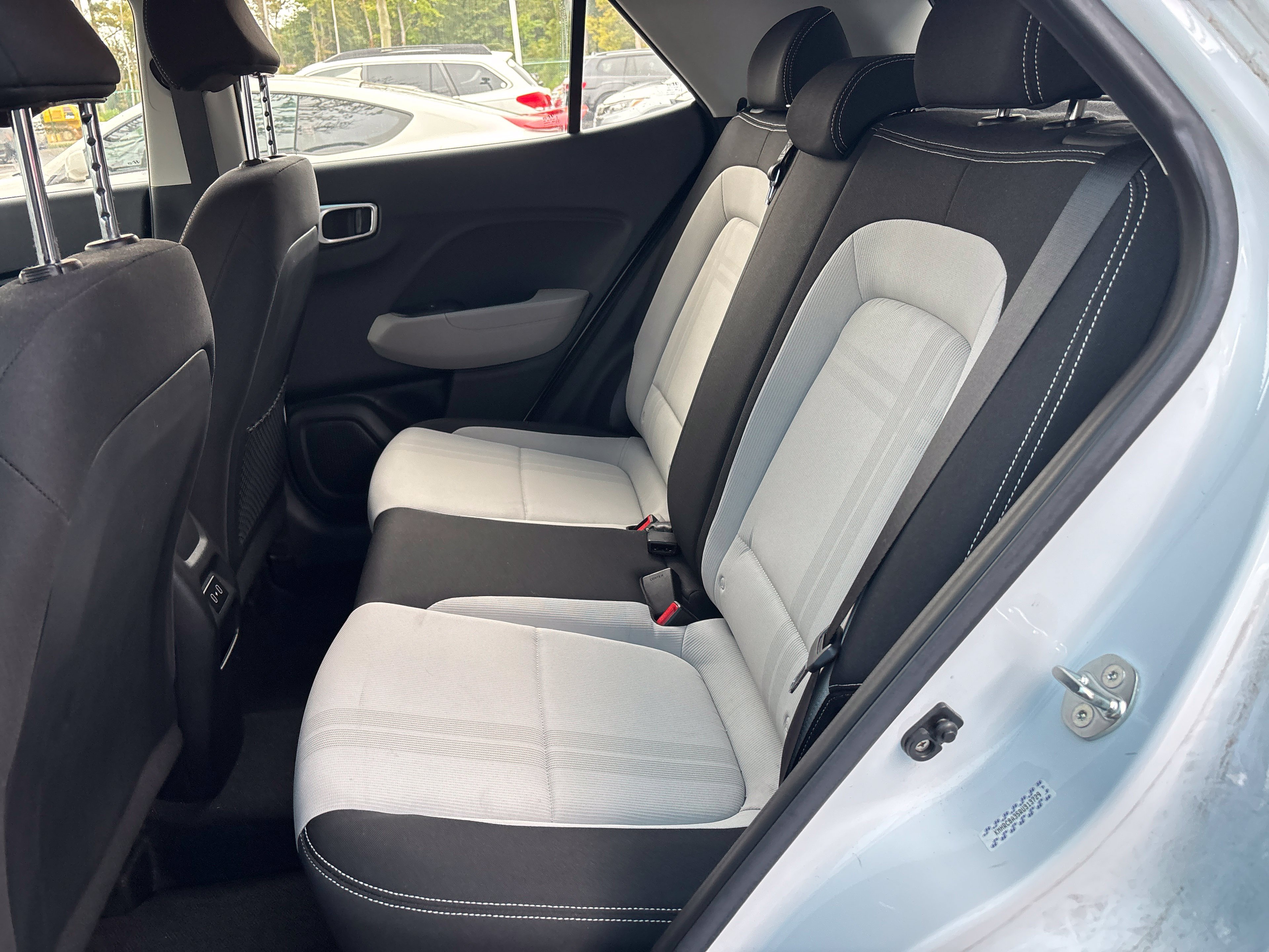 Used 2024 Hyundai Venue SEL FWD image 10