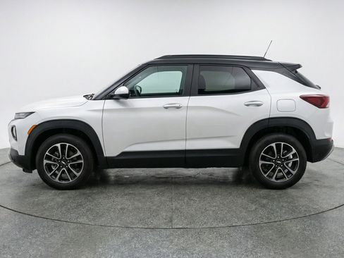 Used 2025 Chevrolet TrailBlazer LT image 5